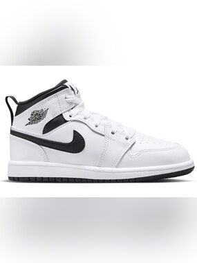 Nike Jordan Black White Youth 4
Basketball